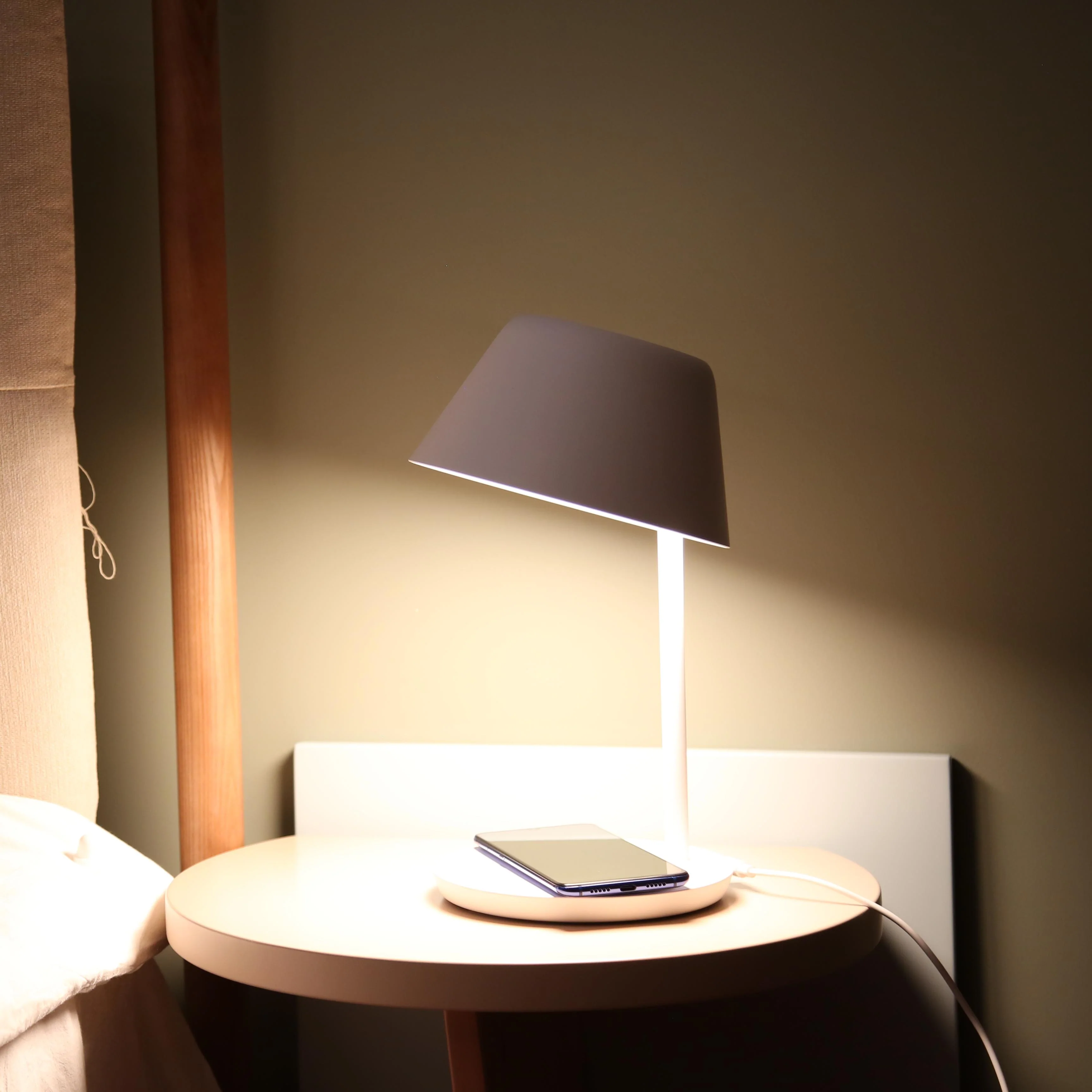 Yeelight Wireless Charging Desk Lamp Doris Pro YLCT03YL - Image 3